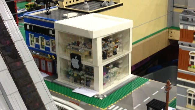 Modular Apple Store